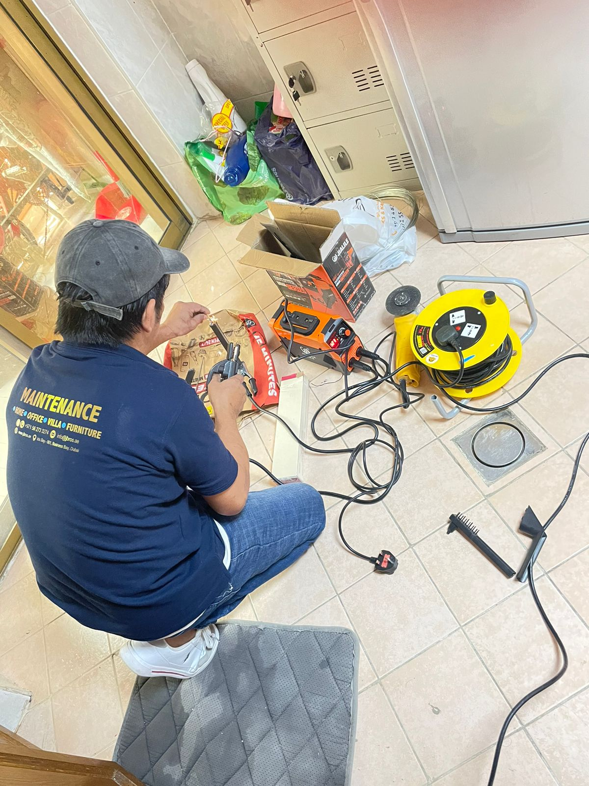 Setting up inverter welder and cable reel for on-site metal repairs